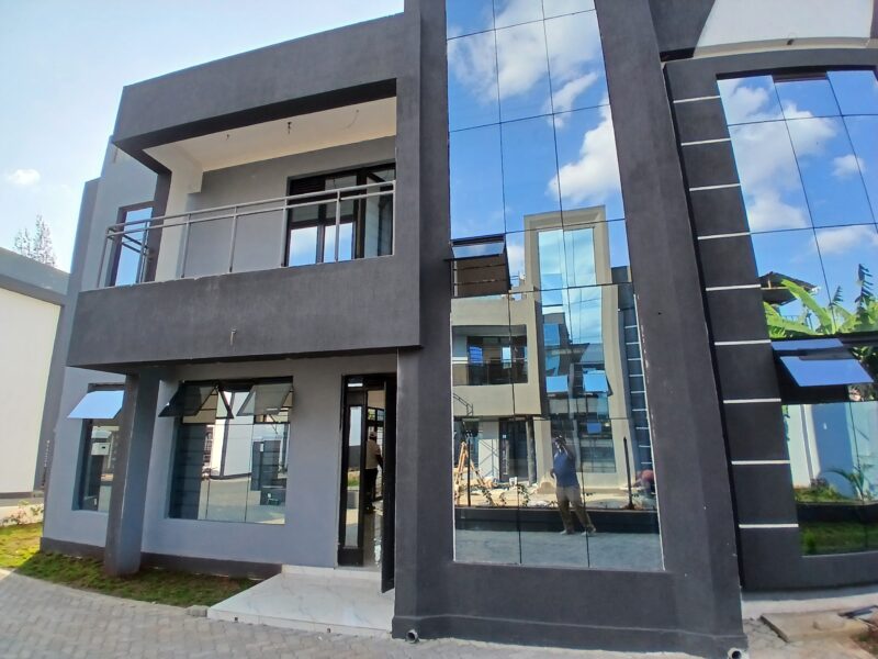 5-Bedroom All-Ensuite Maisonette for Sale in Mugutha, Ruiru