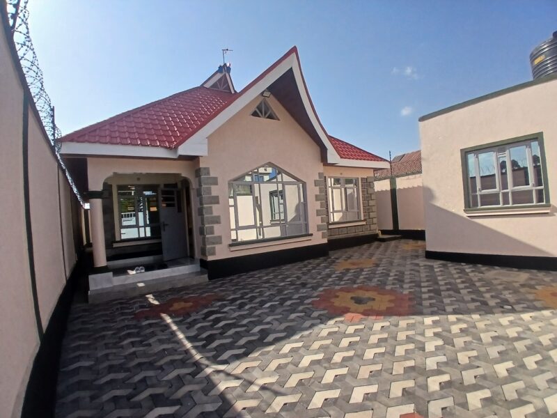 HOUSE ON SALE NEWLY BUILT 3 BEDROOM ALL ENSUITE PLUS SQ IN RUIRU MATANGI JUNCTION