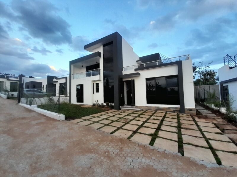 HOUSE ON SALE 45 BEDROOM ALL ENSUITE IN RUIRU MUGUTHA