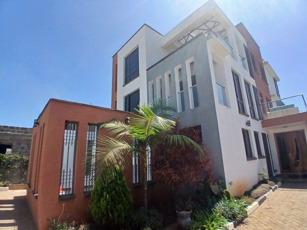 STYLISH LUXURY LIVING IN THE HEART OF MEMBLEY 4 BEDROOM PLUS SQ AND FAMILY ROOM