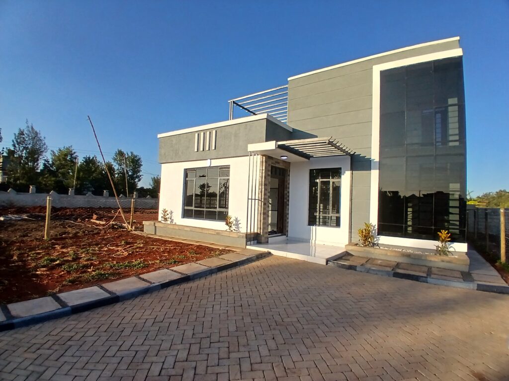 HOUSE ON SALE 3 BEDROOM ALL ENSUITE PLUS SQ IN RUIRU MUGUTHA