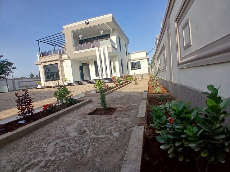 MODERN & ELEGANT NEWLY BUILT 4 BEDR00M HOUSE ON SALE IN RUIRU MUGUTHA PLUS SQ